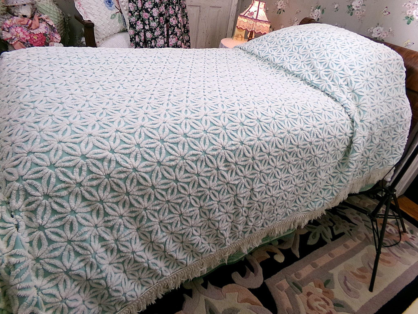 Vintage White Daisy Aqua Chenille Bedspread, Cottage Style Twin Size Bedding