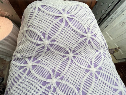 Lavender & White Vintage Chenille Bedspread Geometric Wedding Rings, TWIN Sz