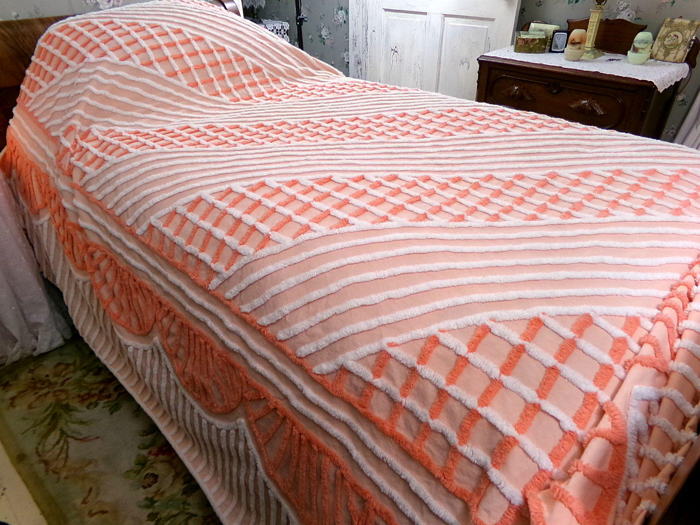 creamsicle vintage chenille bedspread, peach & white optic geometric, cotton full size bedding