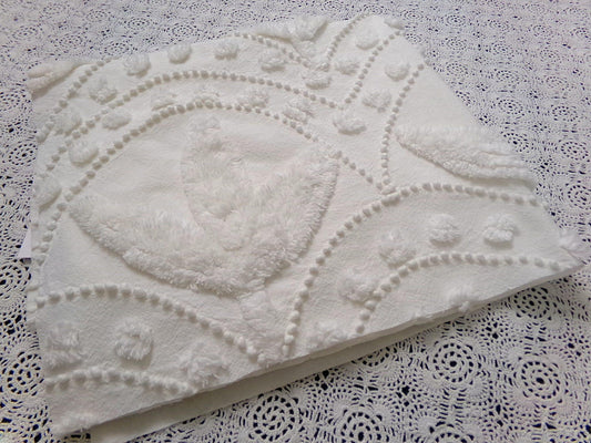 Vintage Chenille Fabric Dimensional Scallop Fan Leaf Design 22x23"