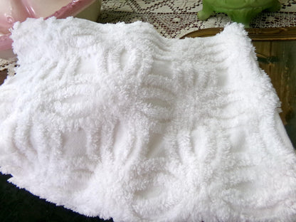 Vintage Chenille Fabric Elegant Fluffy White Wedding Rings, 18" x 25"