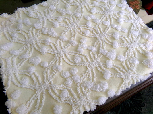 Vintage Chenille Bedspread Fabric Tufted Snowflake Starburst Bobble Design 20 x 24"
