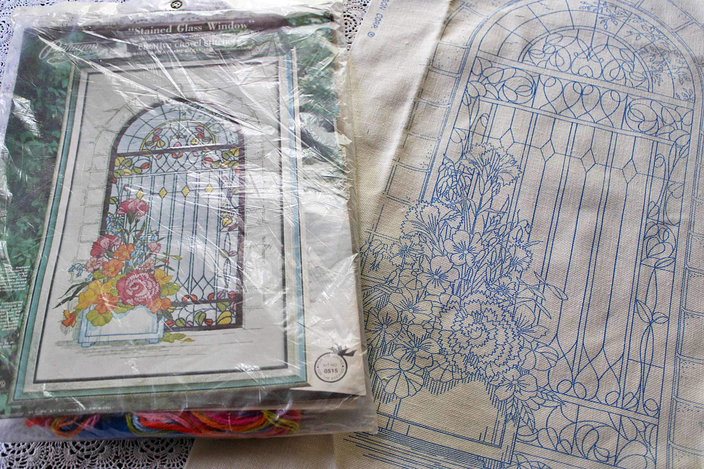 STAINED GLASS WINDOW Vintage Crewel Stitchery Kit, Paragon Needlecraft 0515, Design by Georgia Ball