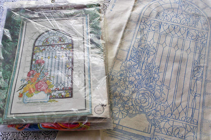 STAINED GLASS WINDOW Vintage Crewel Stitchery Kit, Paragon Needlecraft 0515, Design by Georgia Ball