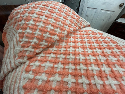 Peach & White Vintage Chenille Bedspread, Crosshatch Wave Pattern, Twin Size
