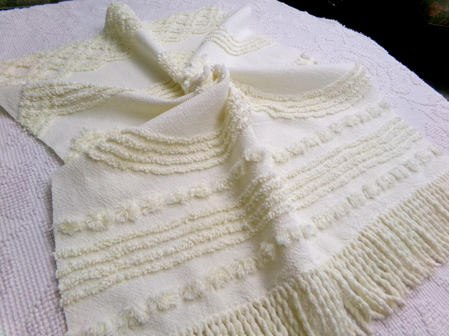 Chic Vintage Chenille Fabric, Elegance Needletuft Design w/ Fringe Edge, 18" x 21" Piece Craft Quilt Material