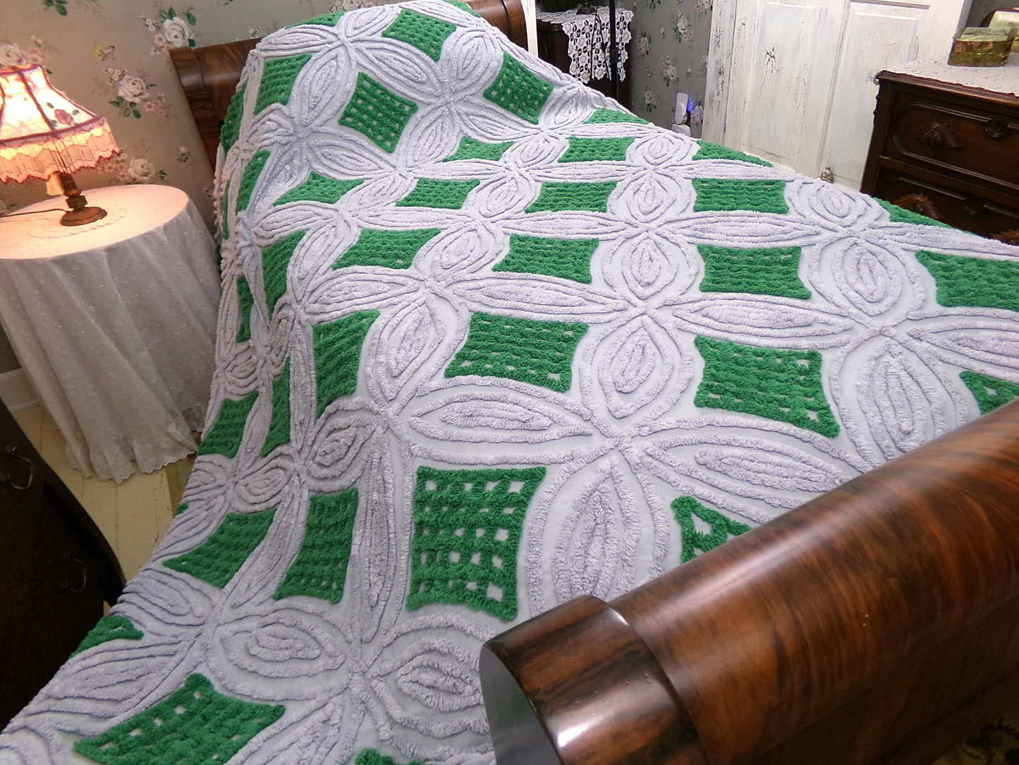 Silver Gray & Kelly Green Vintage Chenille Bedspread: Full Size 100% Cotton Bedding, Waffle Tufting in Plush Rings