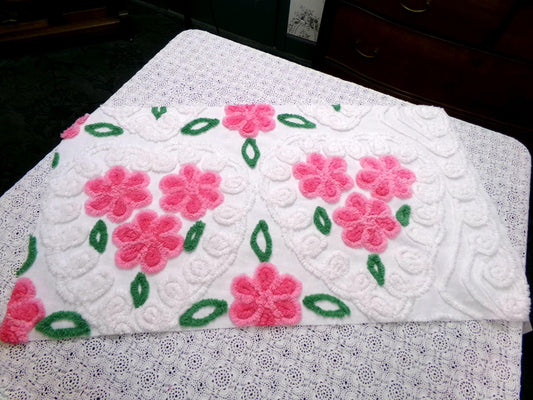 Pink White Floral Vintage Chenille Bedspread Fabric Sewing Quilt Material 17.5x30"