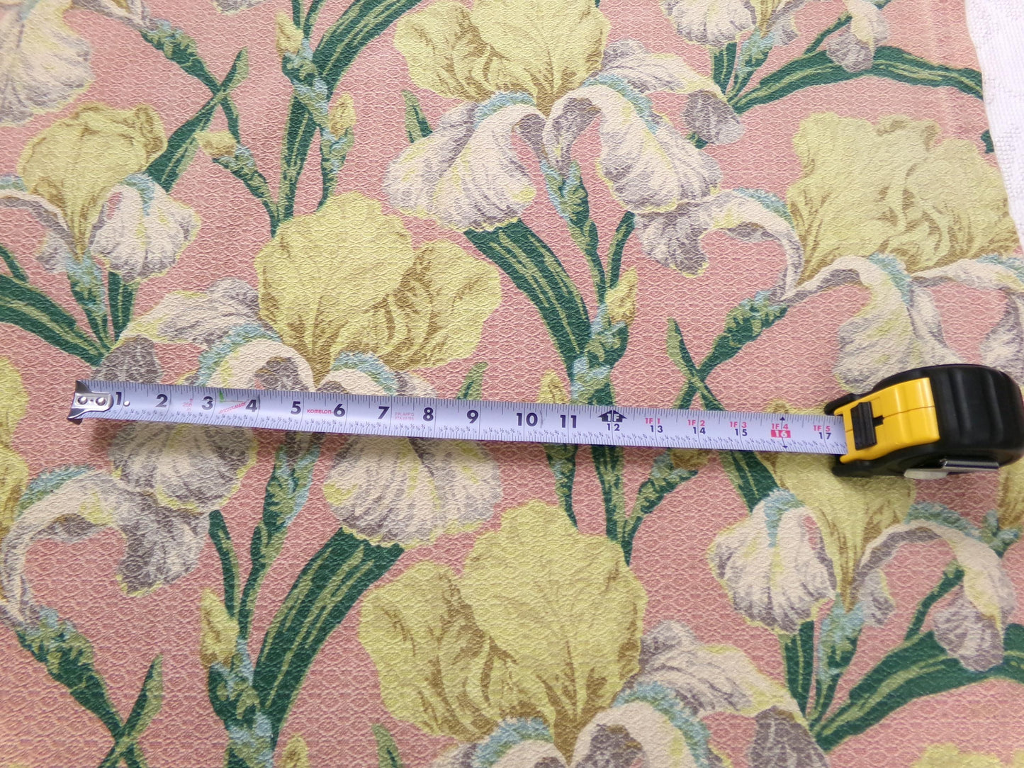 Bearded IRIS BLOOMS Barkcloth Vintage Fabric, Romantic 1940s Sewing Material, 25" x 27"