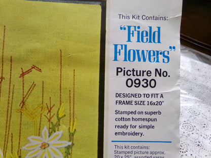 FIELD FLOWERS Vintage Crewel Embroidery Kit Paragon Needlecraft 0930 Boho Wall Art