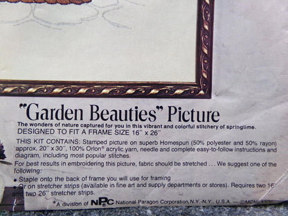 GARDEN BEAUTIES Paragon Crewel Embroidery Kit 0123 Vintage Boho Floral Stitchery