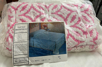 Rose Pink Vintage Chenille Bedspread White Geometric Wedding Rings, FULL Size NOS
