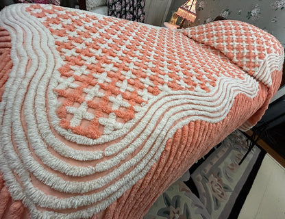 Peach & White Vintage Chenille Bedspread, Crosshatch Wave Pattern, Twin Size