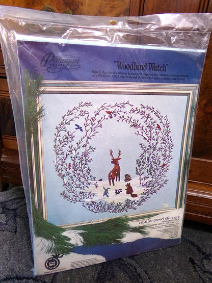 WOODLAND WATCH Vintage Crewel Embroidery Kit, Paragon Stitchery 0615, Winter Wonderland
