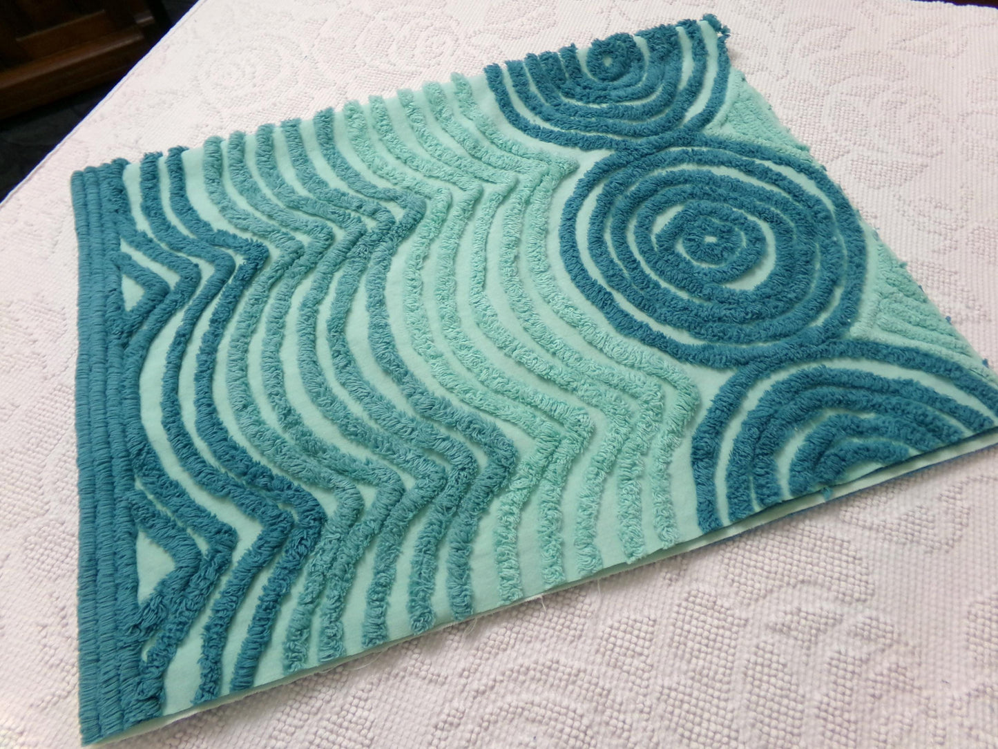 dramatic waves vintage chenille bedspread fabric, captivating quilt material 31" x 19"