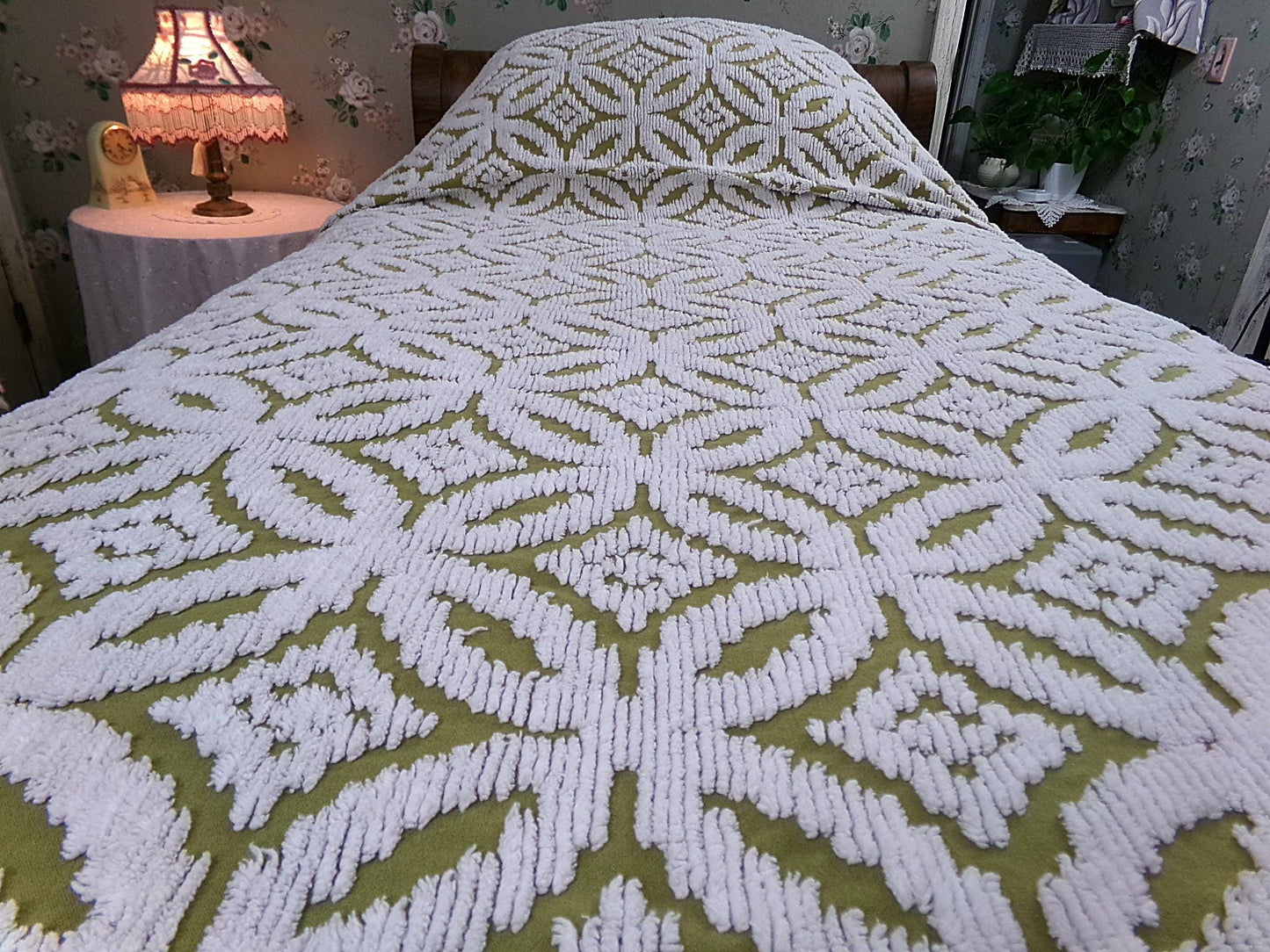 Boho Vintage Chenille Bedspread, Full Size Olive Green White Tufted Geometric Design