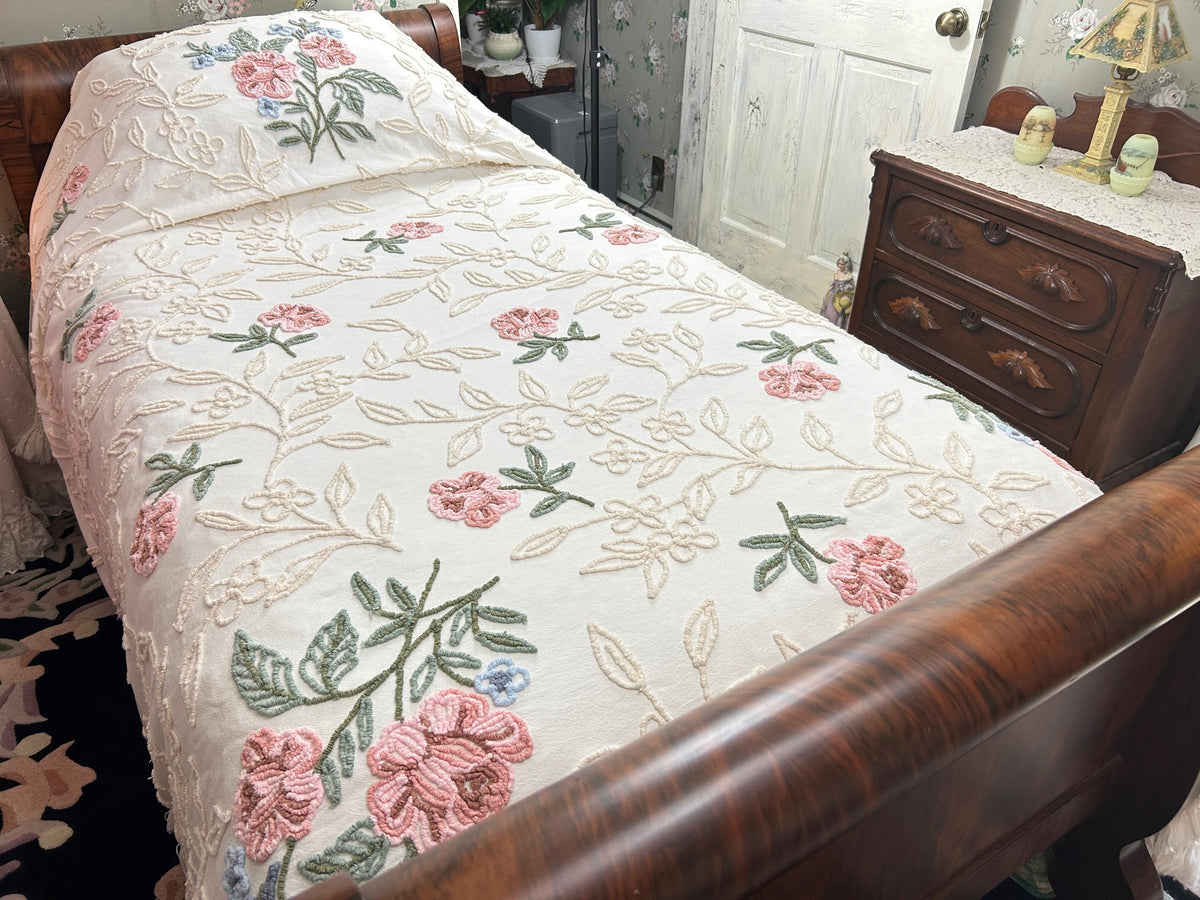 Heirloom Rose Vintage Chenille Bedspread Cream Ivory Vines Cabin Crafts Full Sz