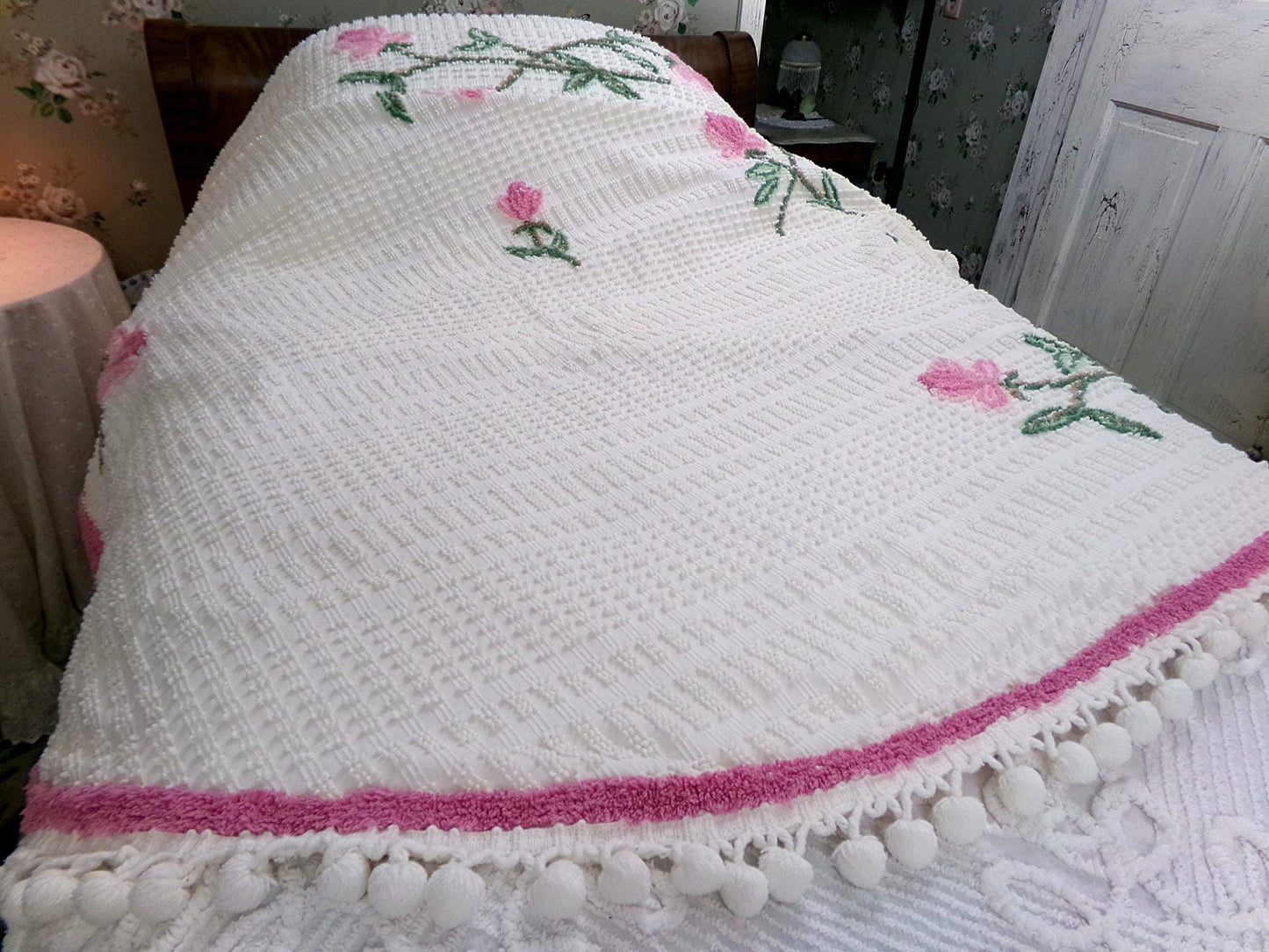 Vintage White Chenille Bedspread Wispy Pink Roses Hobnail Full Double Cottage Farmhouse