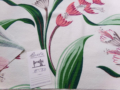 BOTANICAL Barkcloth Vintage Fabric, Tropical Leafy Florals on White, 1940s sewing material, 19" x 29"
