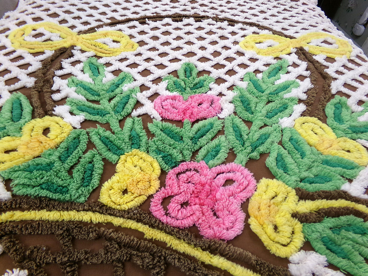 Vintage Chenille Bedspread Chocolate Brown Flower Basket Scallop Pom Pom Trim Full