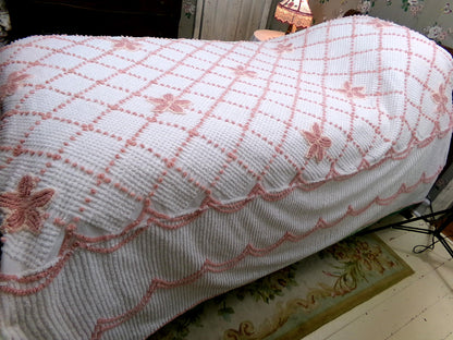 vintage full size chenille bedspread, simple star flowers on white cotton, shabby cottage style bedding