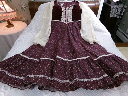 gorgeous vintage Gunne Sax corset dress, velvet bodice 1970s prairie style midi wine calico print with sheer sleeves, XXS