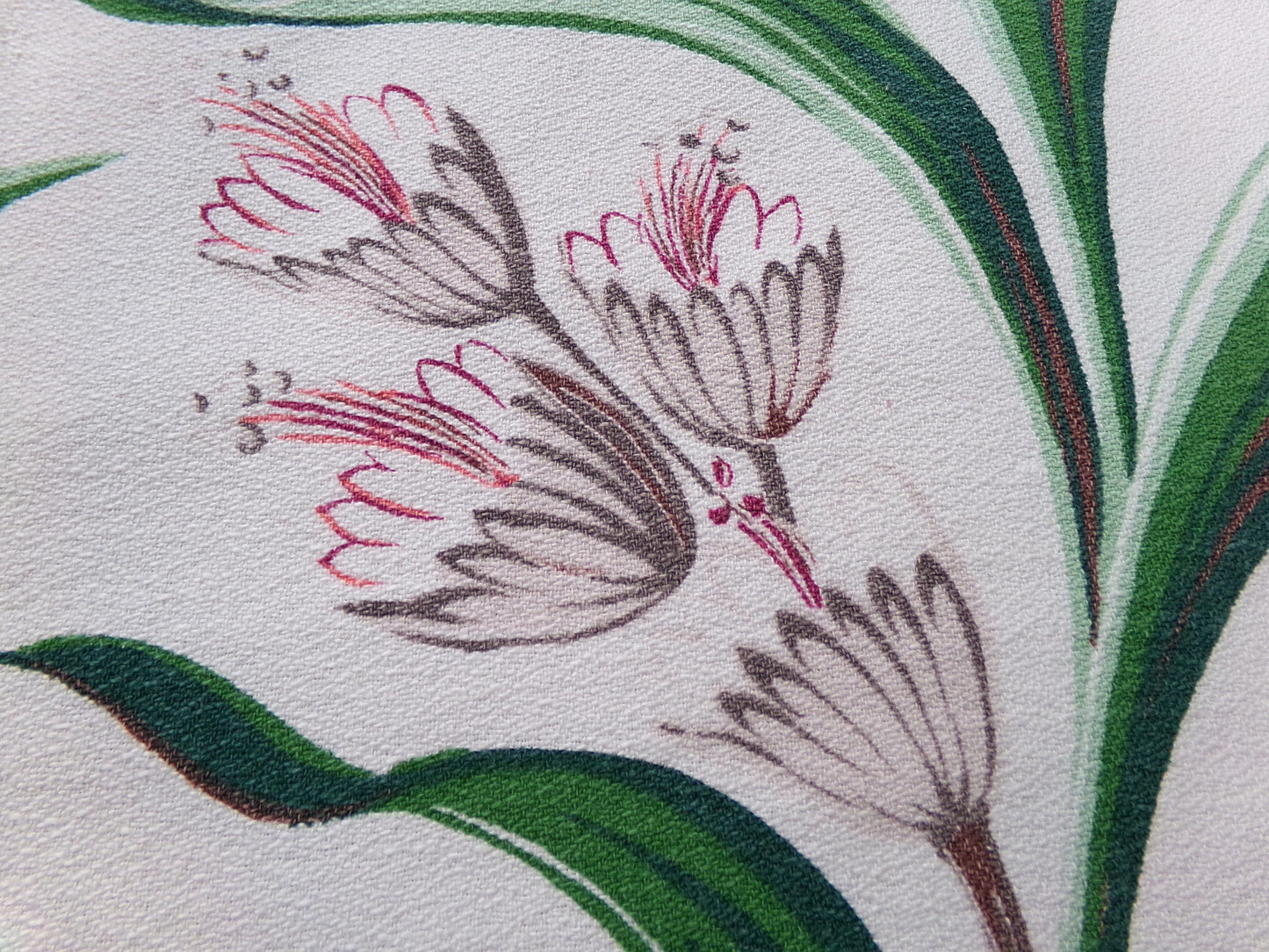 BOTANICAL Barkcloth Vintage Fabric, Tropical Leafy Florals on White, 1940s sewing material, 19" x 29"