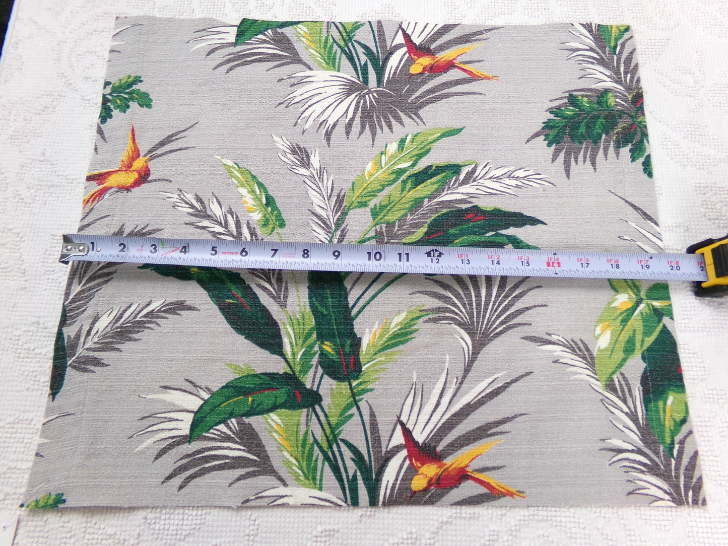 Vintage Barkcloth Fabric in Rare Hummingbird Tropical Design, Midcentury Tropical Craft Material, 16" x 19"