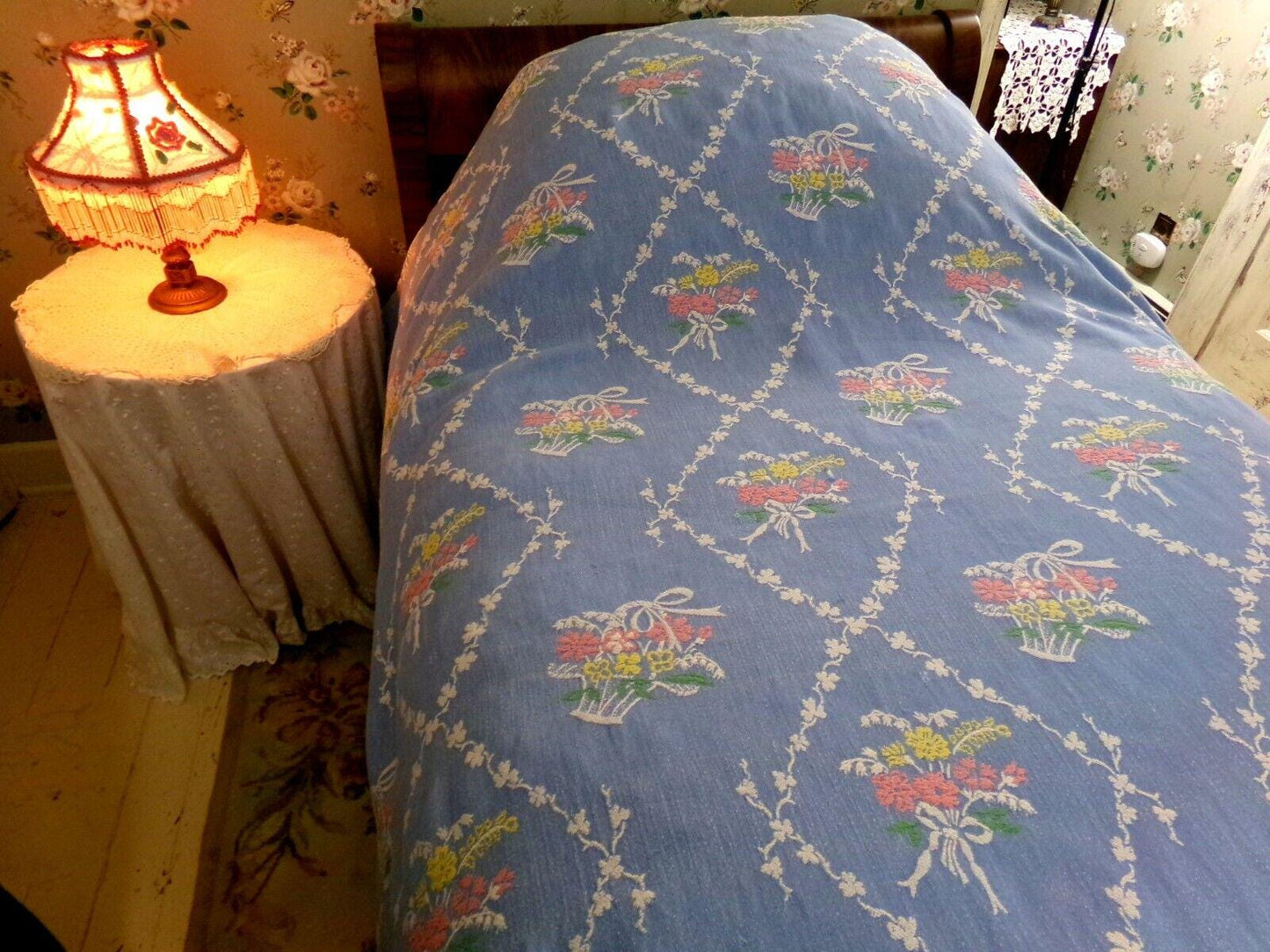 shabby cottage style vintage woven bedspread, fieldcrest blue floral twin coverlet