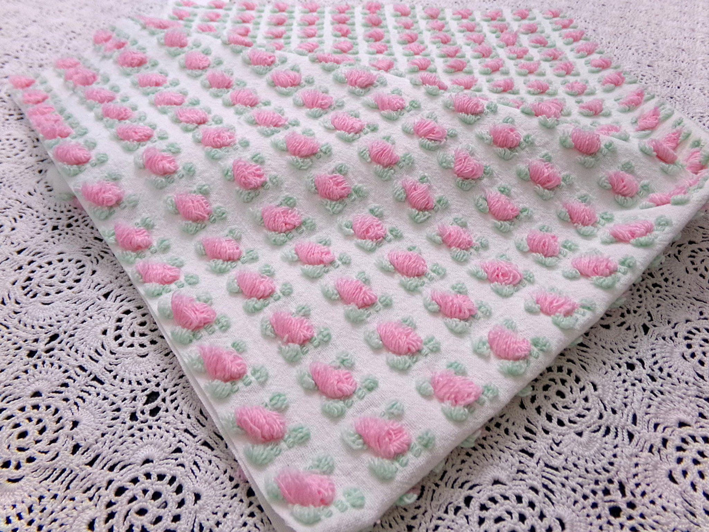 Popular Pink Rosebud Vtg Chenille Bedspread Fabric Rose Quilt Material 18x24"