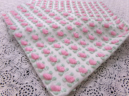 Popular Pink Rosebud Vtg Chenille Bedspread Fabric Rose Quilt Material 18x24"