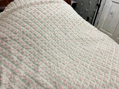 Vintage Pink Rosebud Chenille Bedspread Shabby Cottage Fringe Coverlet Full/Queen