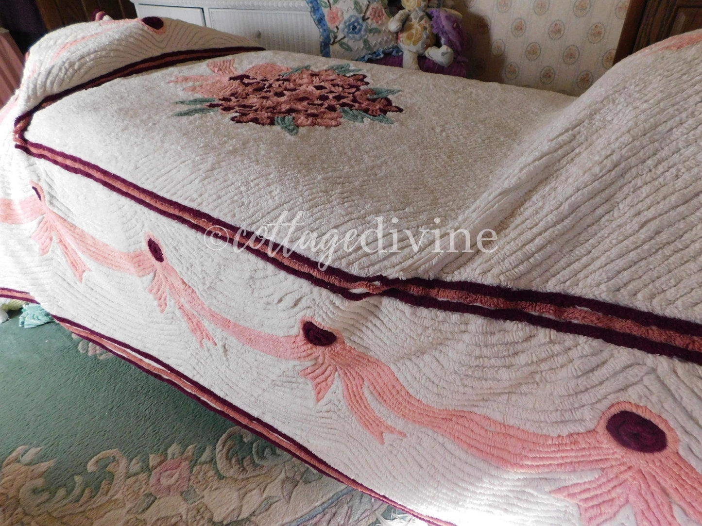 LUXURY 1940s Heirloom PLUSH Peony Rose Vintage Chenille Bedspread, Full Size, White with Bow Swags