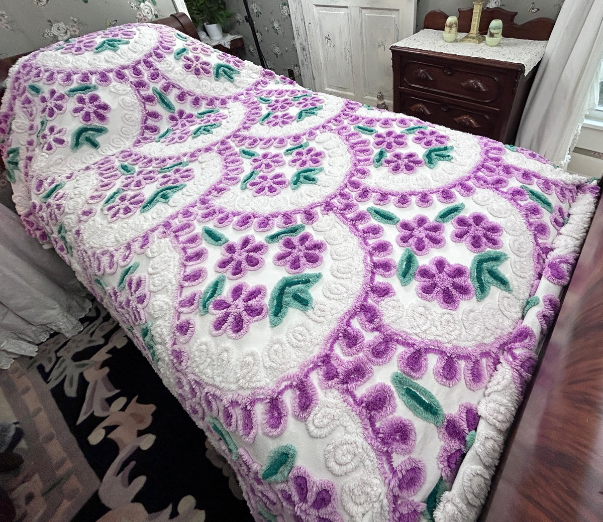 Meadow Violets Vintage Chenille Bedspread, Lavender & White Full Size Cotton