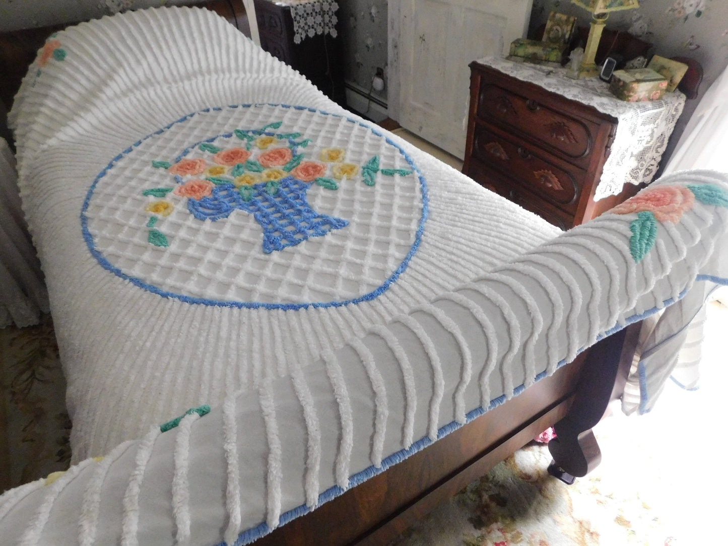 cottage style vintage chenille bedspread, spring flower basket on radiating white sunburst tufting, full size cotton bedding