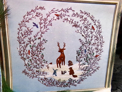WOODLAND WATCH Vintage Crewel Embroidery Kit, Paragon Stitchery 0615, Winter Wonderland