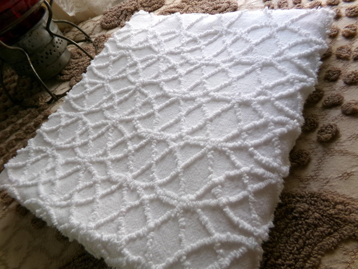 Petite White Eternity Links Vintage Chenille Fabric, 20" x 24" inch Piece, Elegant Lightweight Cotton, Ideal for Handmade Quilts, Crafts