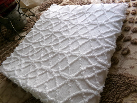Petite White Eternity Links Vintage Chenille Fabric, 20" x 24" inch Piece, Elegant Lightweight Cotton, Ideal for Handmade Quilts, Crafts