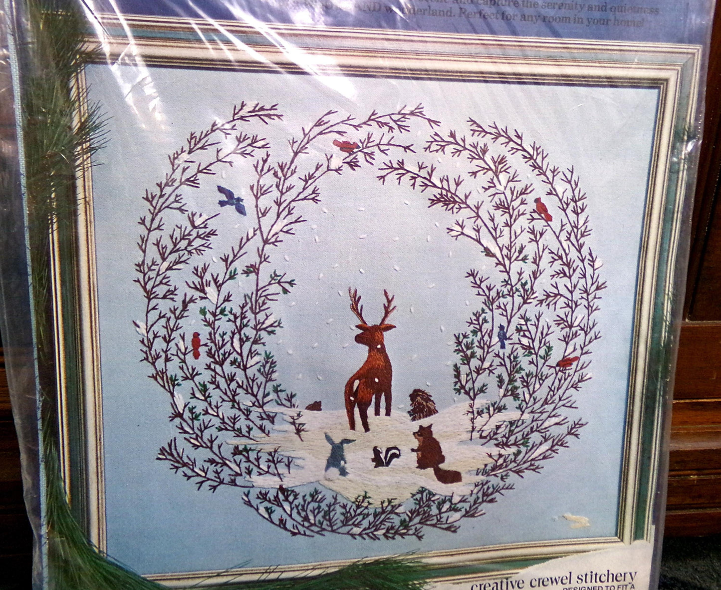 WOODLAND WATCH Vintage Crewel Embroidery Kit, Paragon Stitchery 0615, Winter Wonderland
