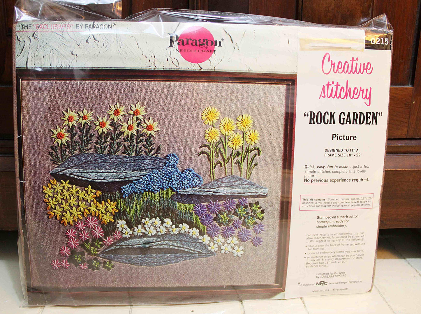 ROCK GARDEN Vintage Crewel Embroidery Kit Paragon Needlecraft 0215 Boho Floral Wall Hanging