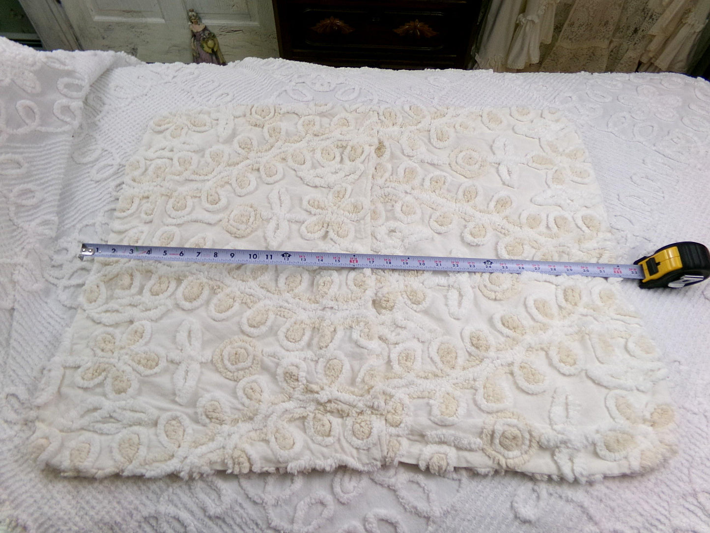 canyon group vintage chenille pillow sham, cream wedding cake design with envelope back, SINGLE, not a pair