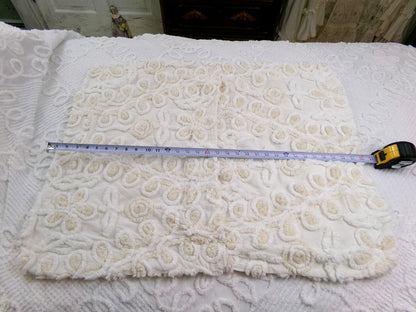 canyon group vintage chenille pillow sham, cream wedding cake design with envelope back, SINGLE, not a pair