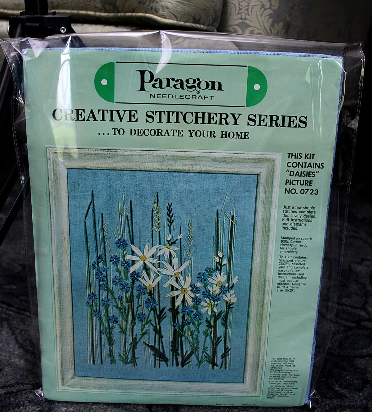 DAISIES Vintage Crewel Embroidery Kit Boho Hippie Floral Paragon 0723 Stitchery