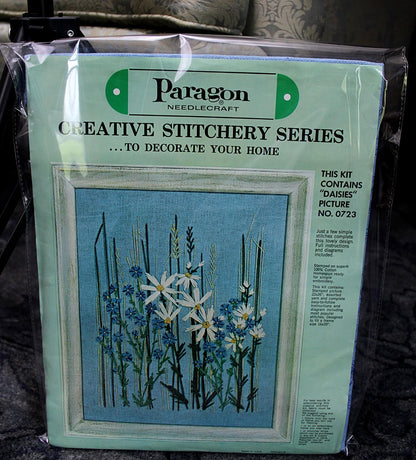 DAISIES Vintage Crewel Embroidery Kit Boho Hippie Floral Paragon 0723 Stitchery