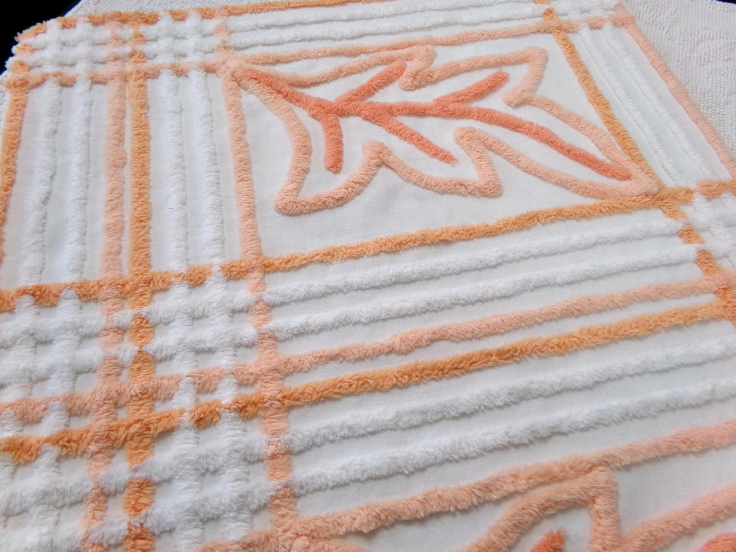 Peach White Vintage Chenille Bedspread Fabric Botanical Leaves Design 21x24"