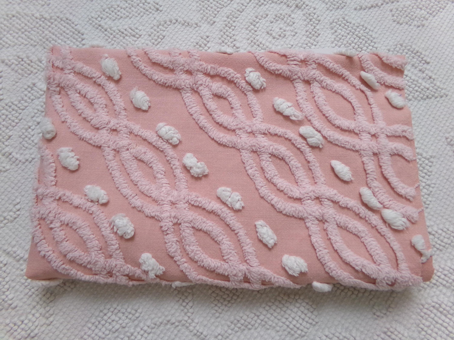 Vintage Chenille Bedspread Fabric Cottage Pink White Eternity Link 18x24"