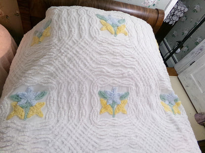 Country Cottage Chic 1950s Cotton Floral Vintage Chenille Bedspread, Full Size