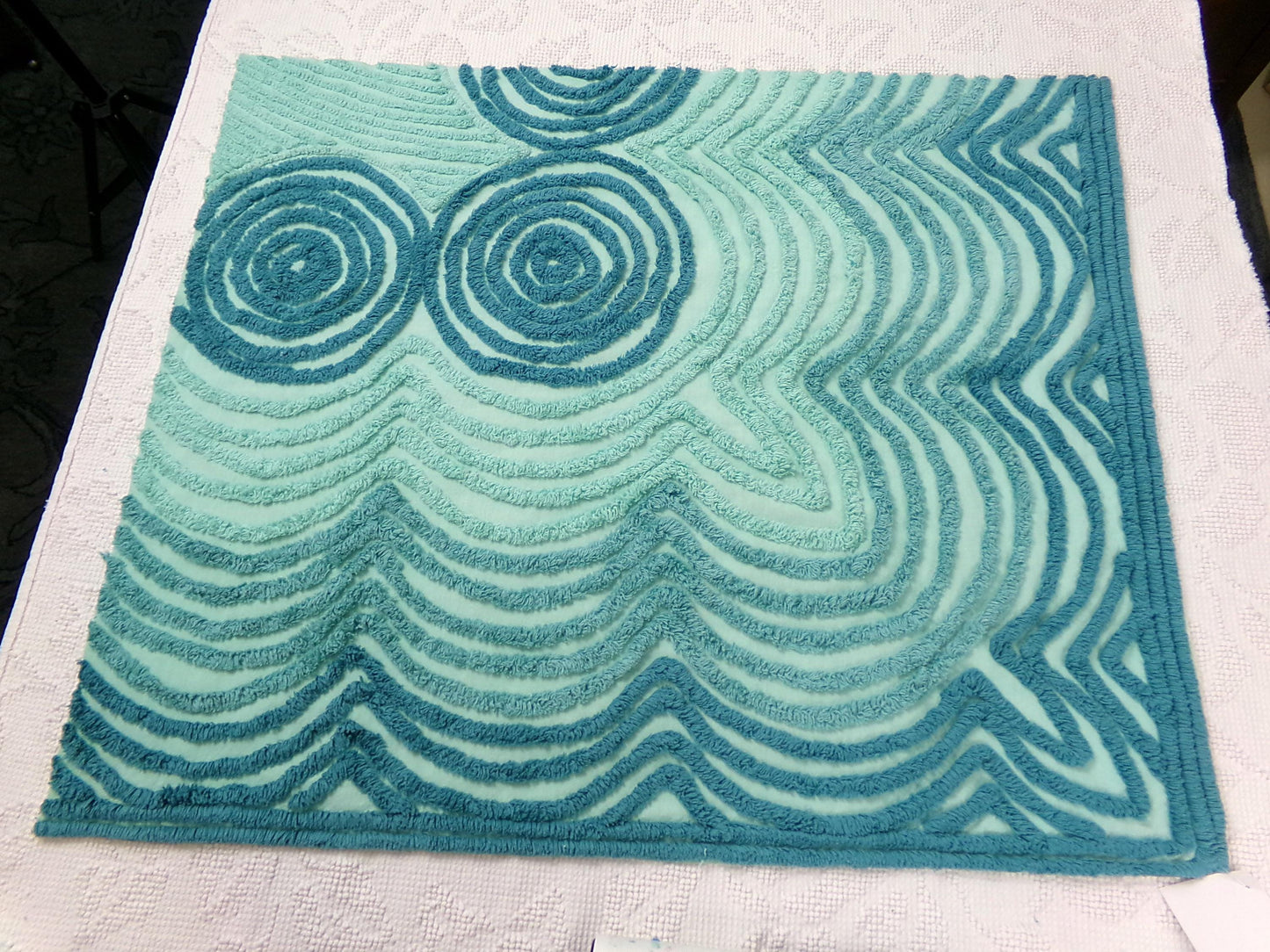 optic waves vintage chenille bedspread fabric, dramatic sewing & quilt material 27" x 23"