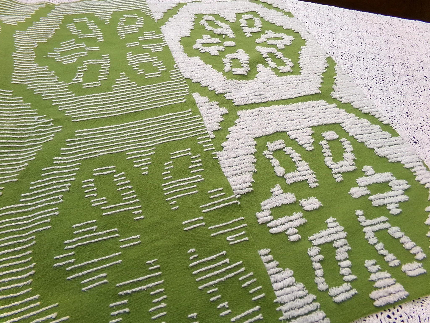 Boho Vintage Chenille Bedspread Fabric, 70s Green White Daisy 19x26" Lightweight Pc