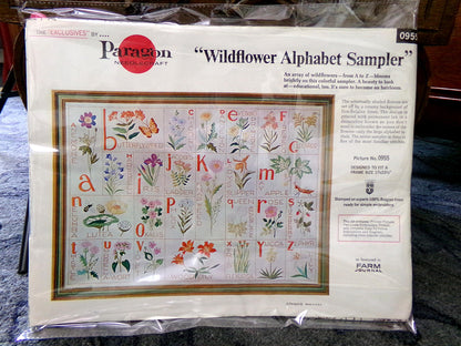 WILDFLOWER ALPHABET SAMPLER Crewel Stitchery Kit Vintage Paragon 0955 Embroidery